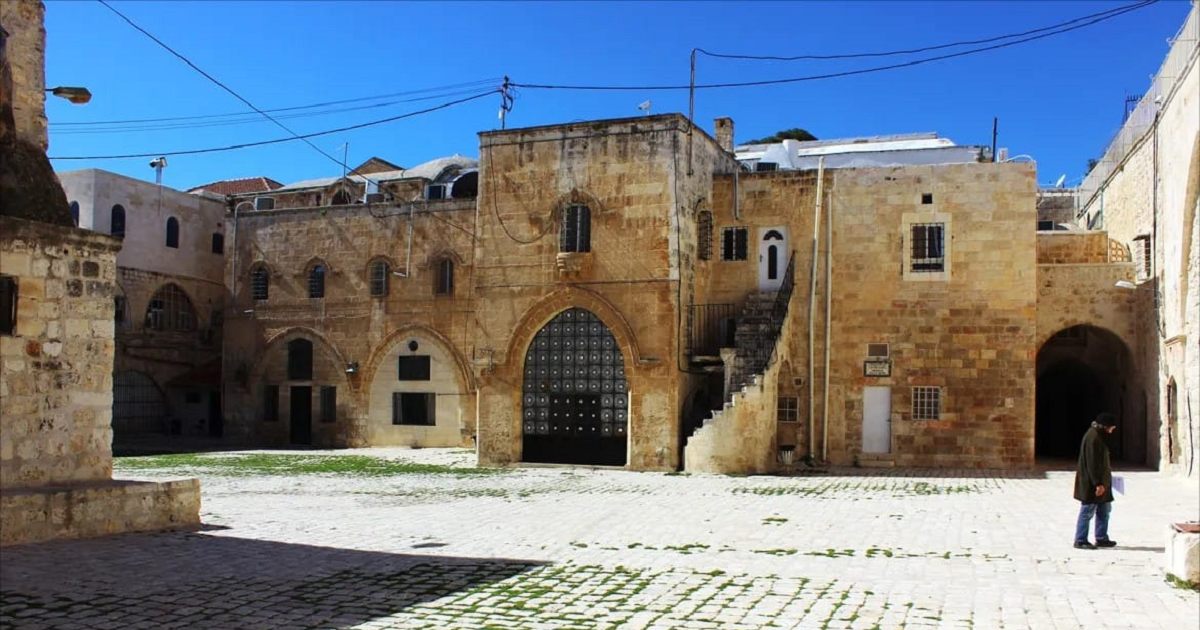 الرئاسية العليا لشؤون الكنائس تدين اعتداء المستوطنين على دير الأرمن في القدس 